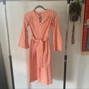 Vintage Peach Dress with white and green Daisy/floral detail - 3/4 sleeves